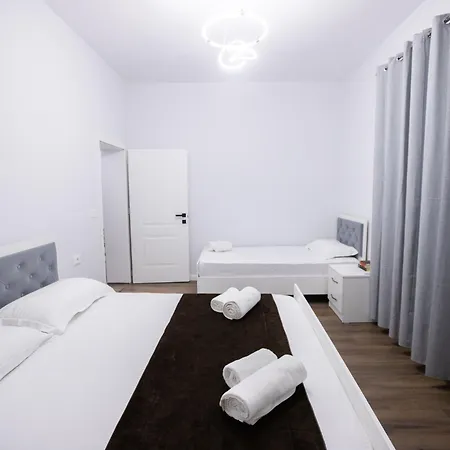 Eka Luxury 公寓 地拉那